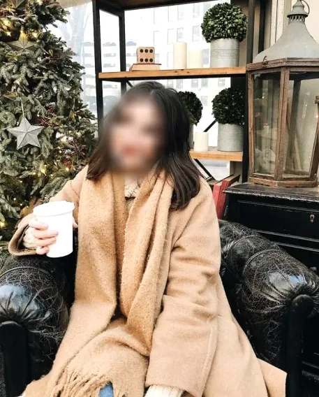Bettina, 28
