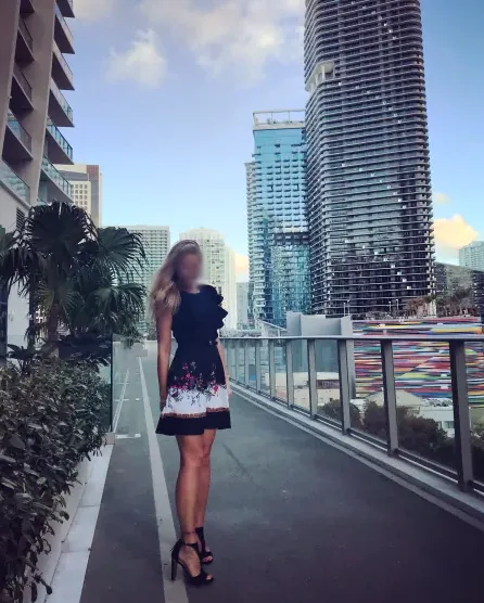 Claudia, 35
