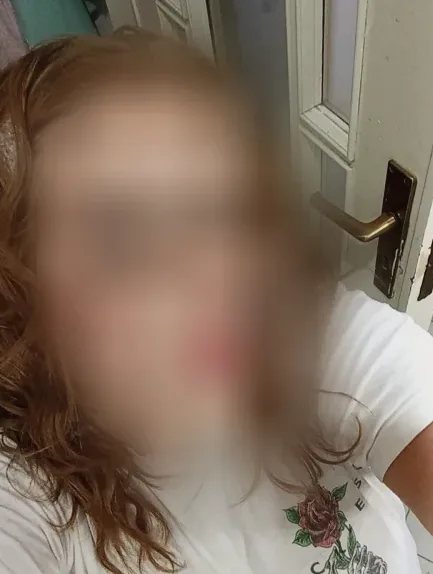 Emma, 26