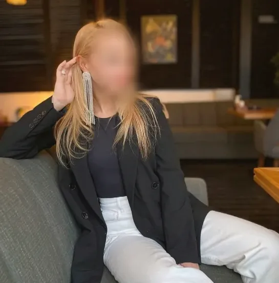Fabienne, 32