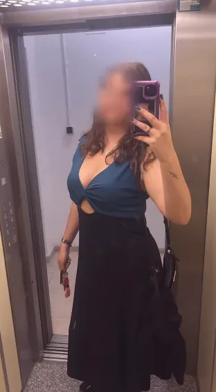 Ivana, 35