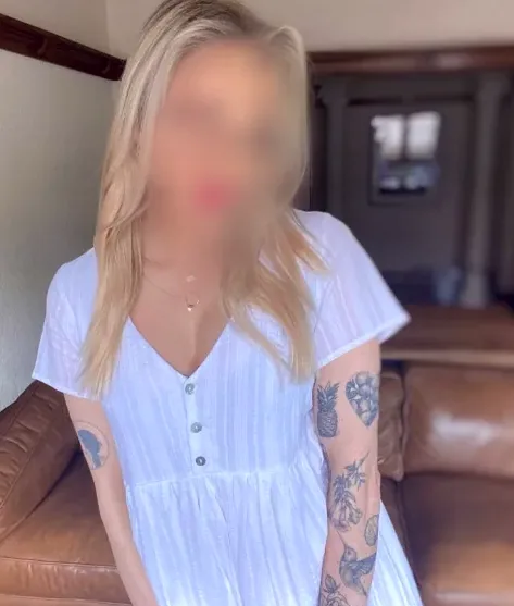 Julia, 40