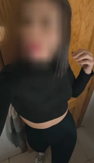 Mirela, 28