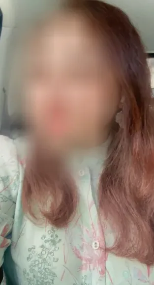 Nikolina, 32