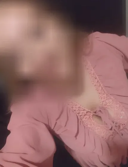 Sabine, 28