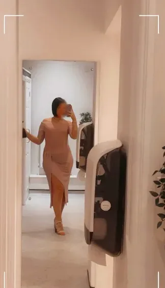 Sabrina, 35