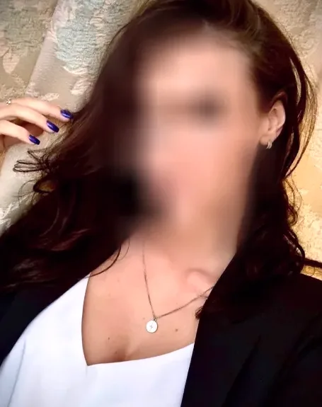 Simone, 33