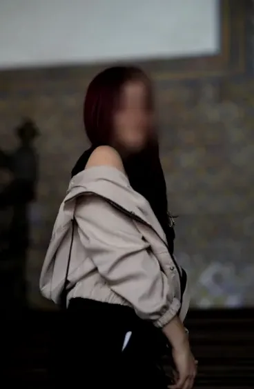 Zeynep, 26